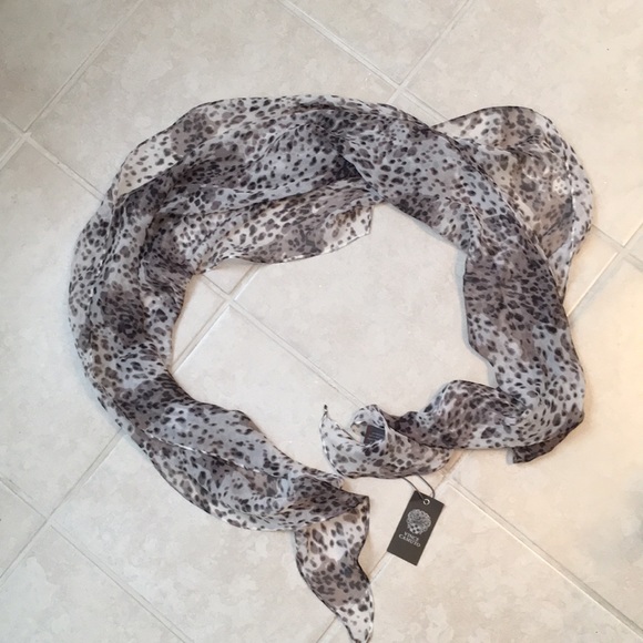 NWT Vince Camuto Scarf. - Picture 5 of 6